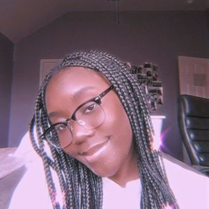 Meet your Posher, Maella